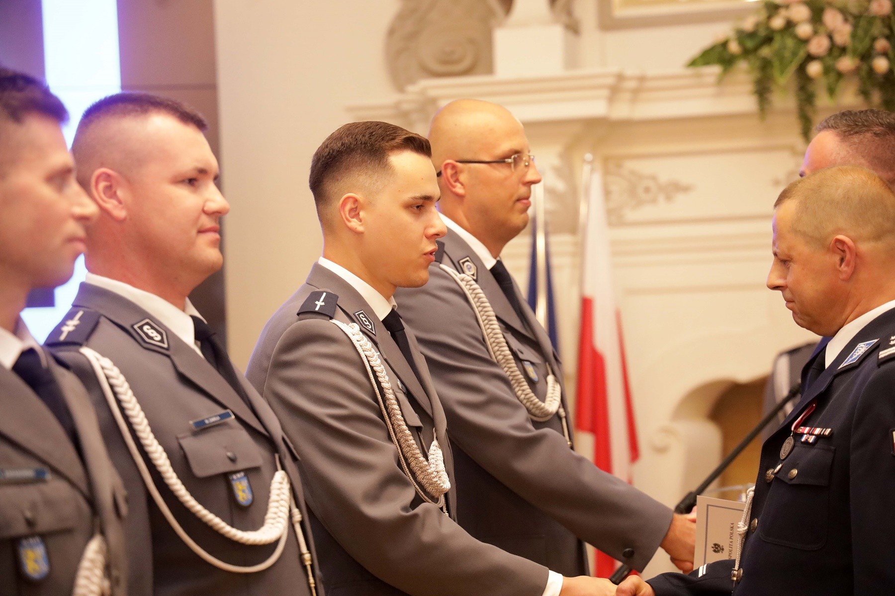 Awanse, odznaczenia i listy gratulacyjne dla policjantów
