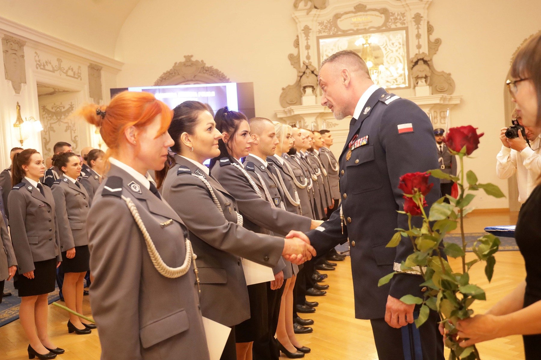 Awanse, odznaczenia i listy gratulacyjne dla policjantów