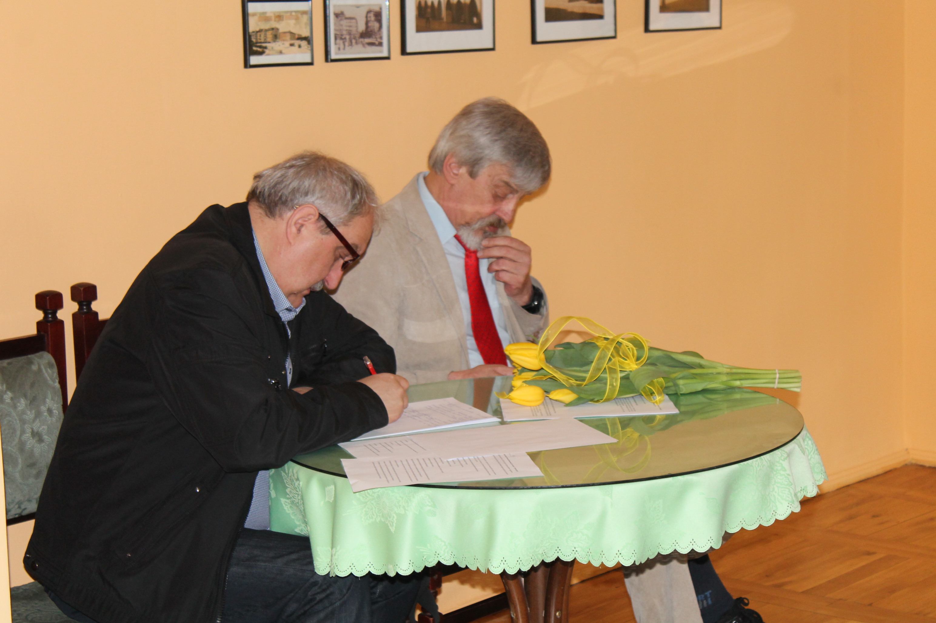 Kazimierz Hałaszyński i jego działalność w obiektywie Lca.pl