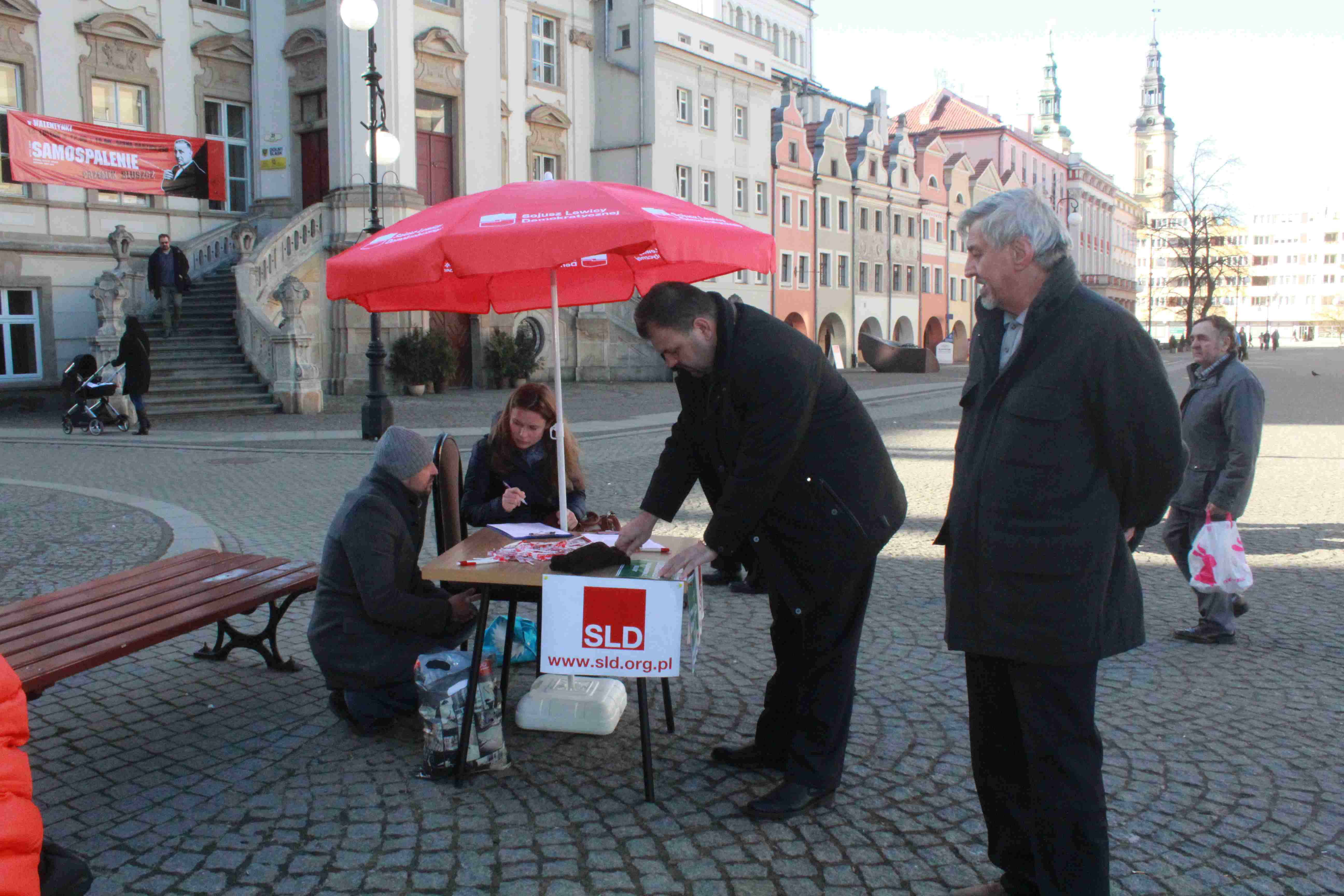 Kazimierz Hałaszyński i jego działalność w obiektywie Lca.pl