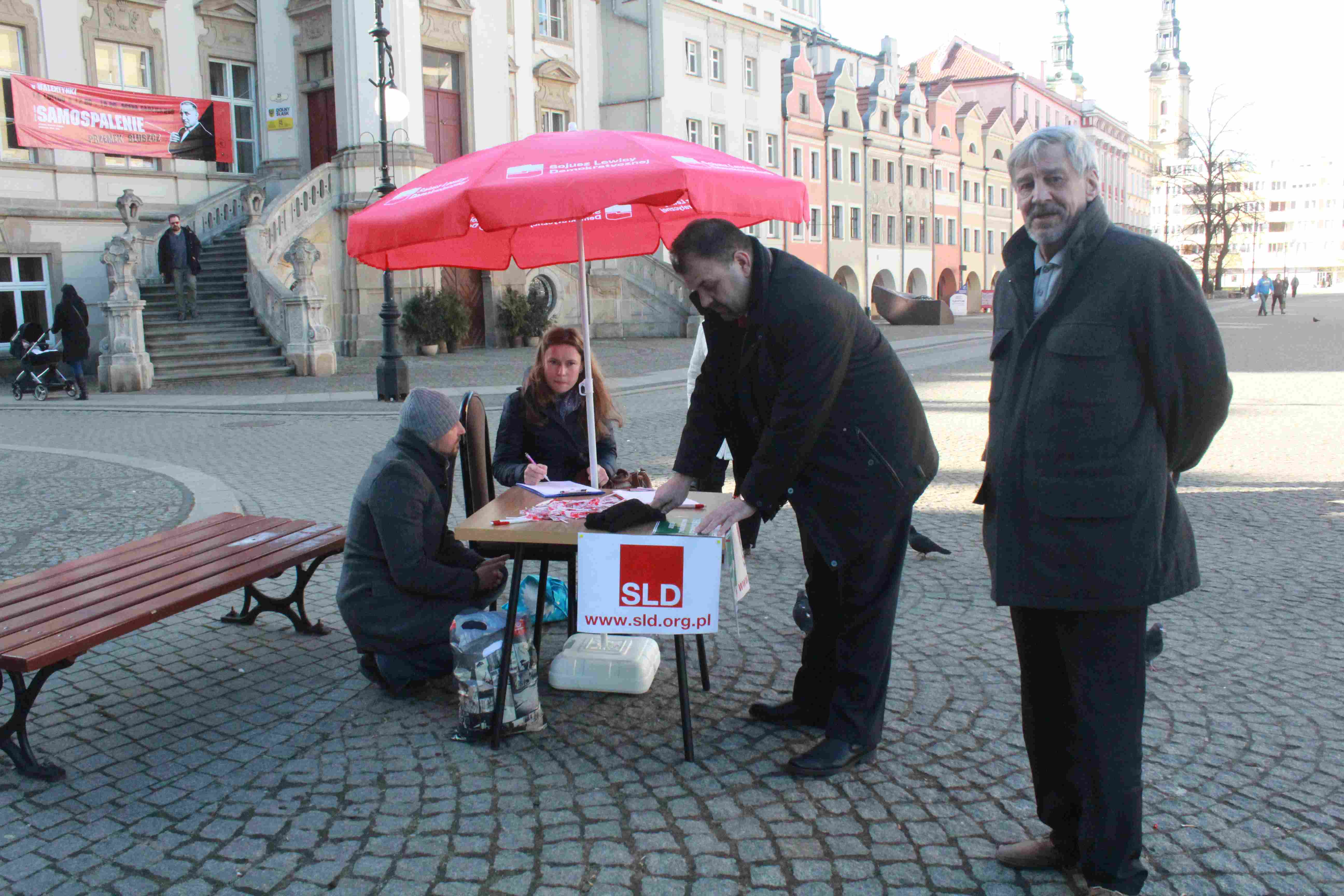 Kazimierz Hałaszyński i jego działalność w obiektywie Lca.pl