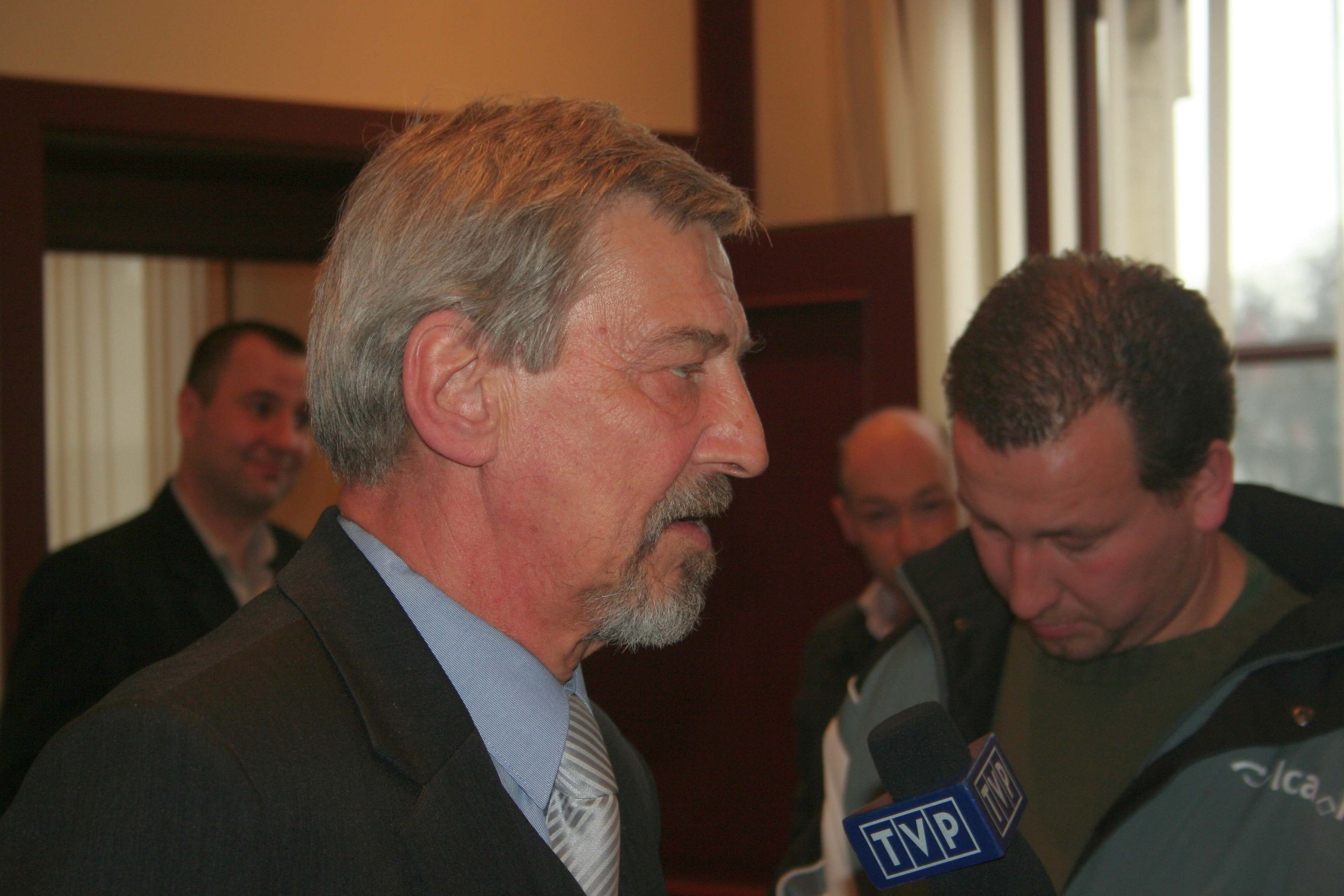 Kazimierz Hałaszyński i jego działalność w obiektywie Lca.pl