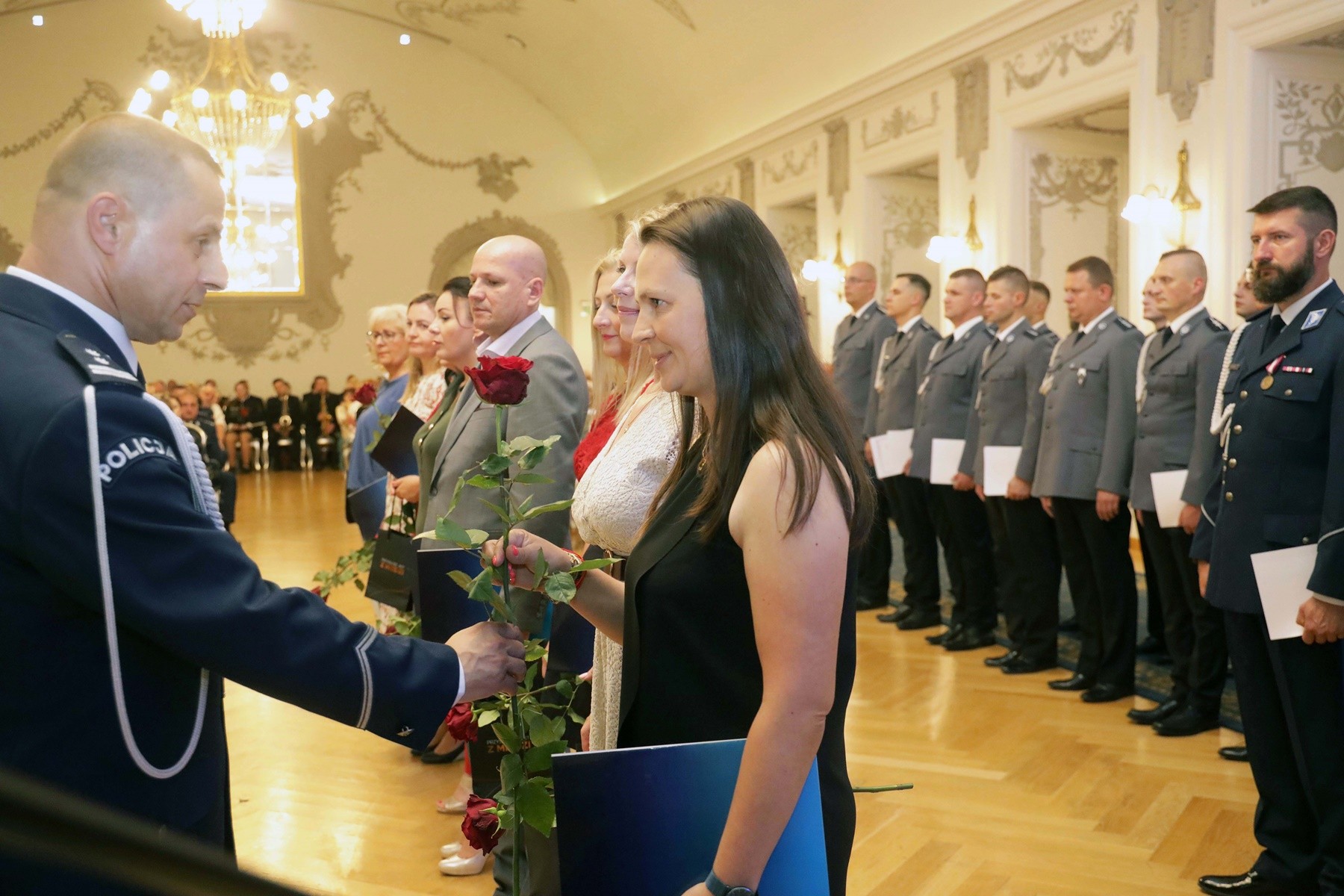 Awanse, odznaczenia i listy gratulacyjne dla policjantów