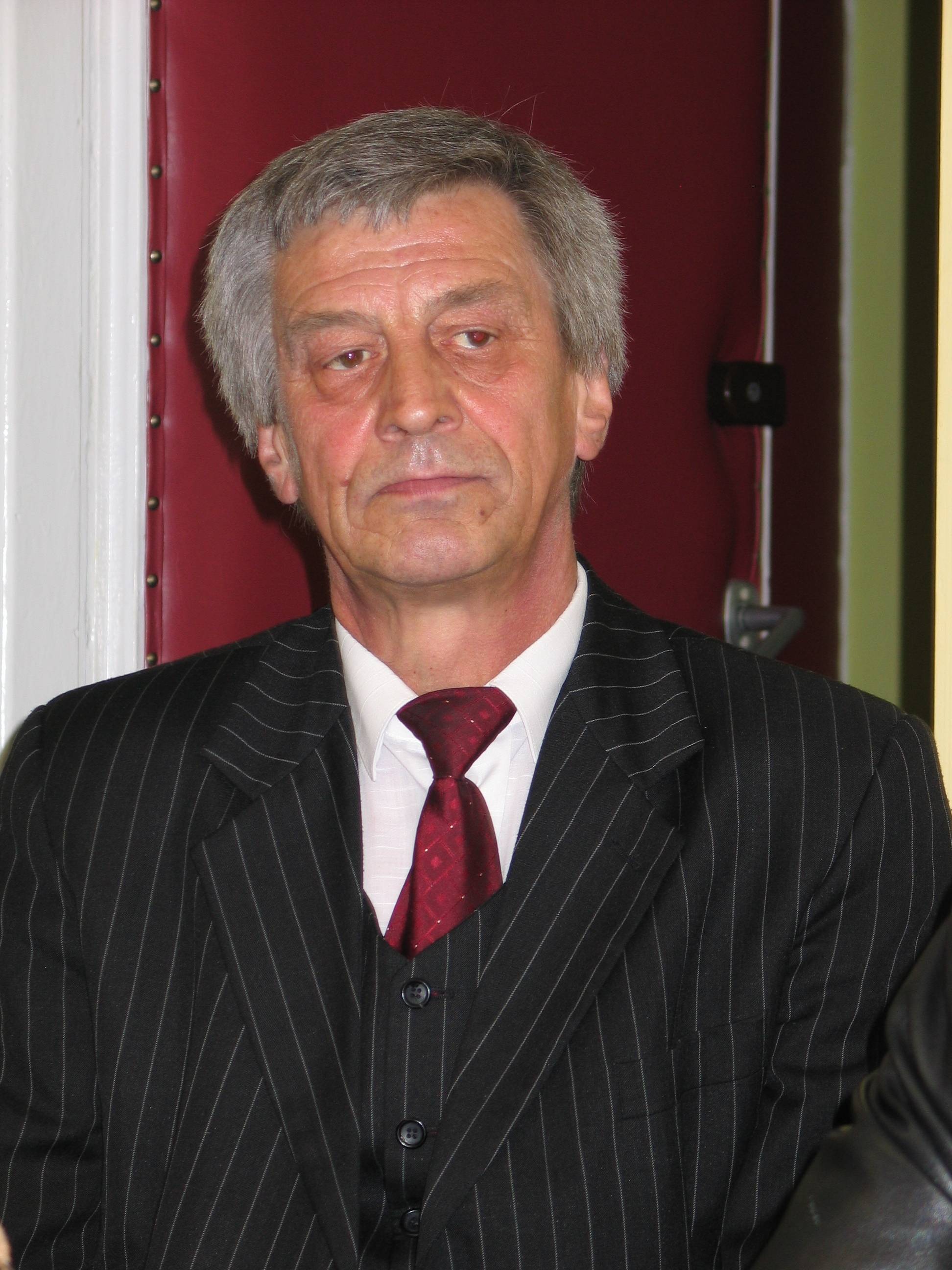 Kazimierz Hałaszyński i jego działalność w obiektywie Lca.pl