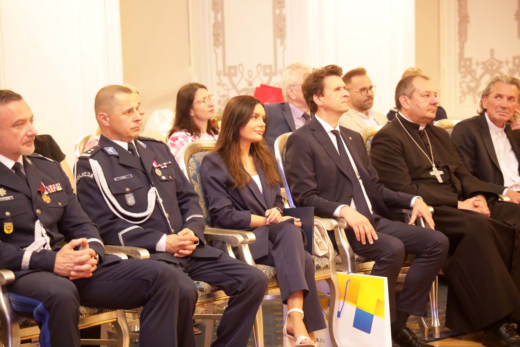 Awanse, odznaczenia i listy gratulacyjne dla policjantów