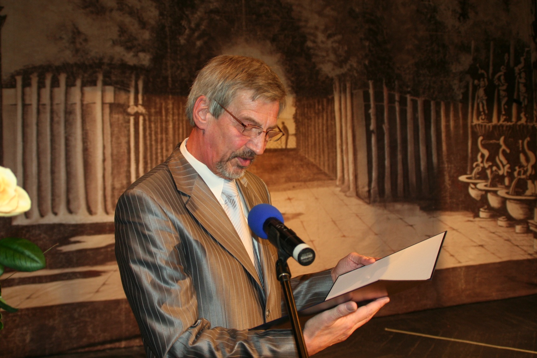 Kazimierz Hałaszyński i jego działalność w obiektywie Lca.pl