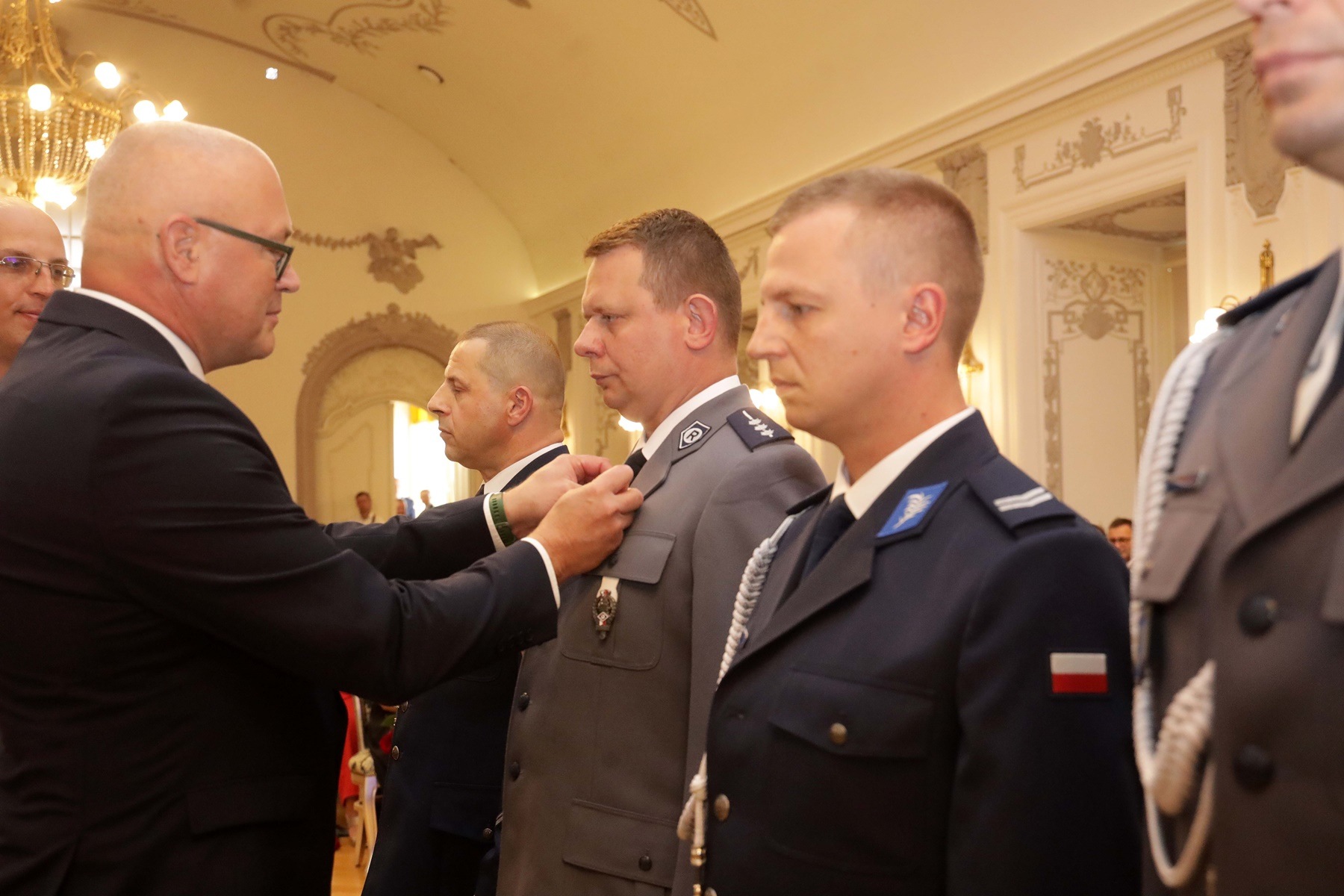 Awanse, odznaczenia i listy gratulacyjne dla policjantów