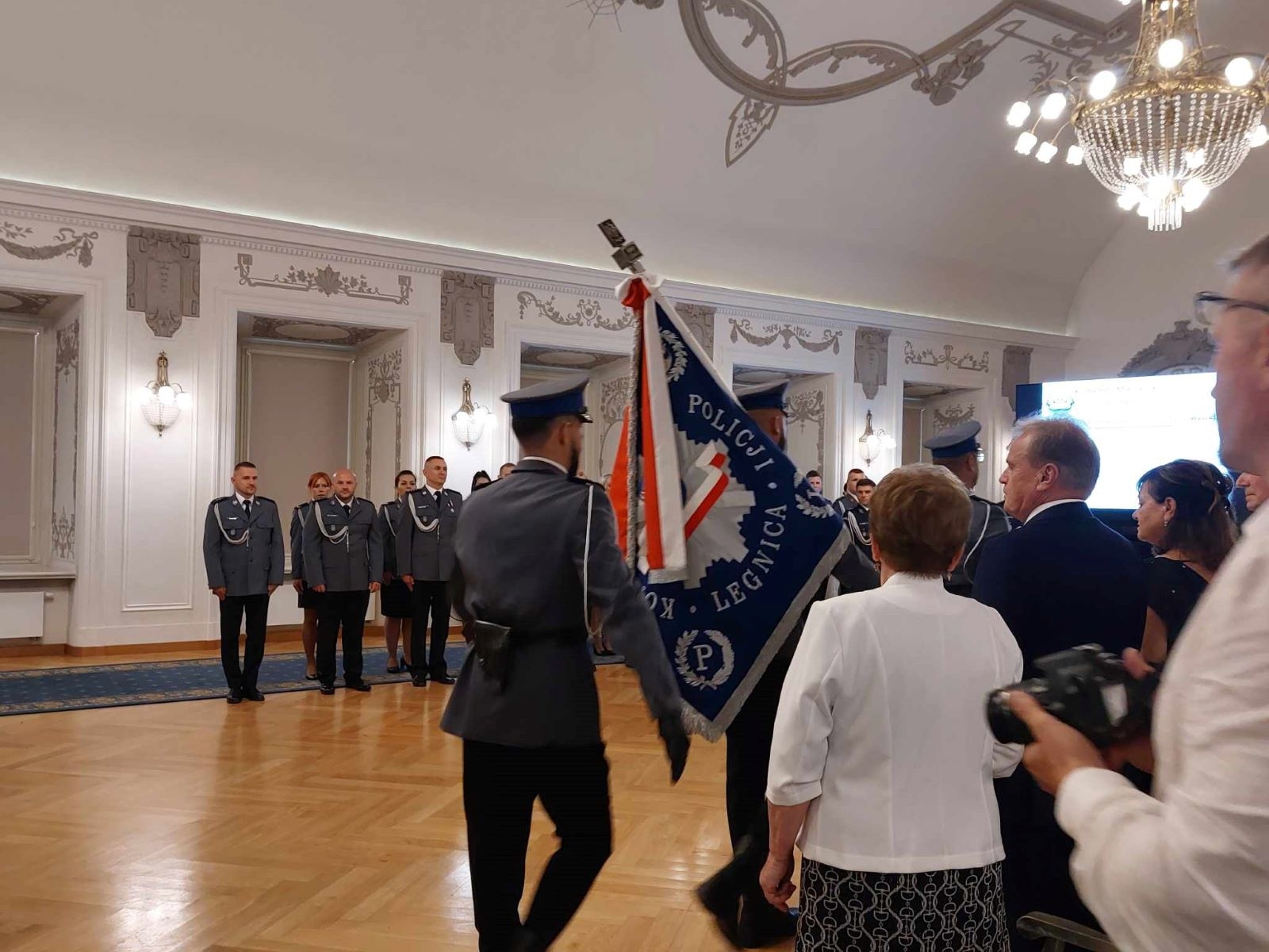 Awanse, odznaczenia i listy gratulacyjne dla policjantów