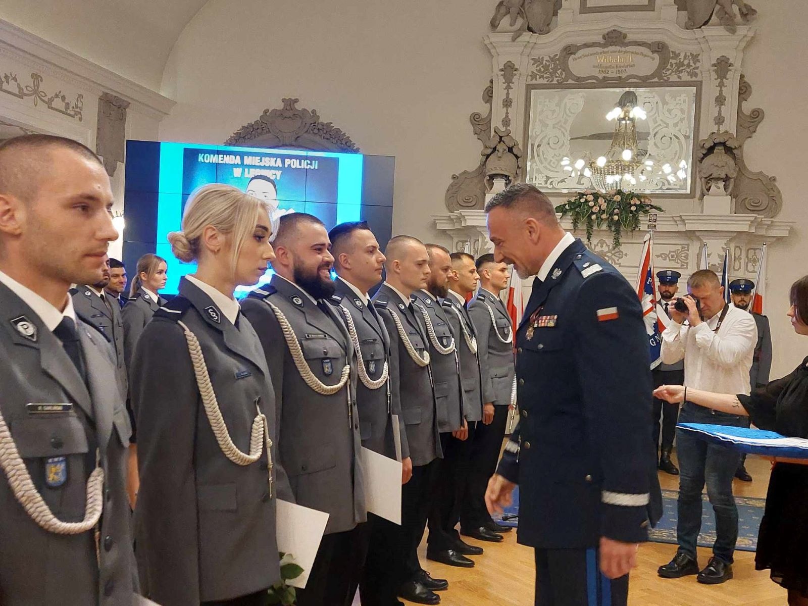 Awanse, odznaczenia i listy gratulacyjne dla policjantów