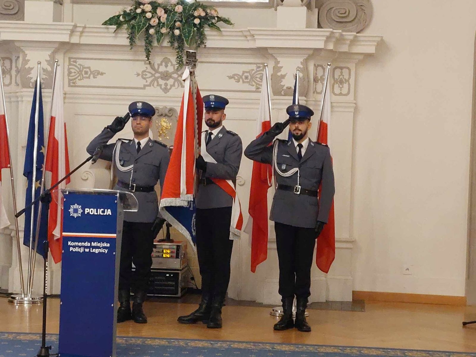 Awanse, odznaczenia i listy gratulacyjne dla policjantów