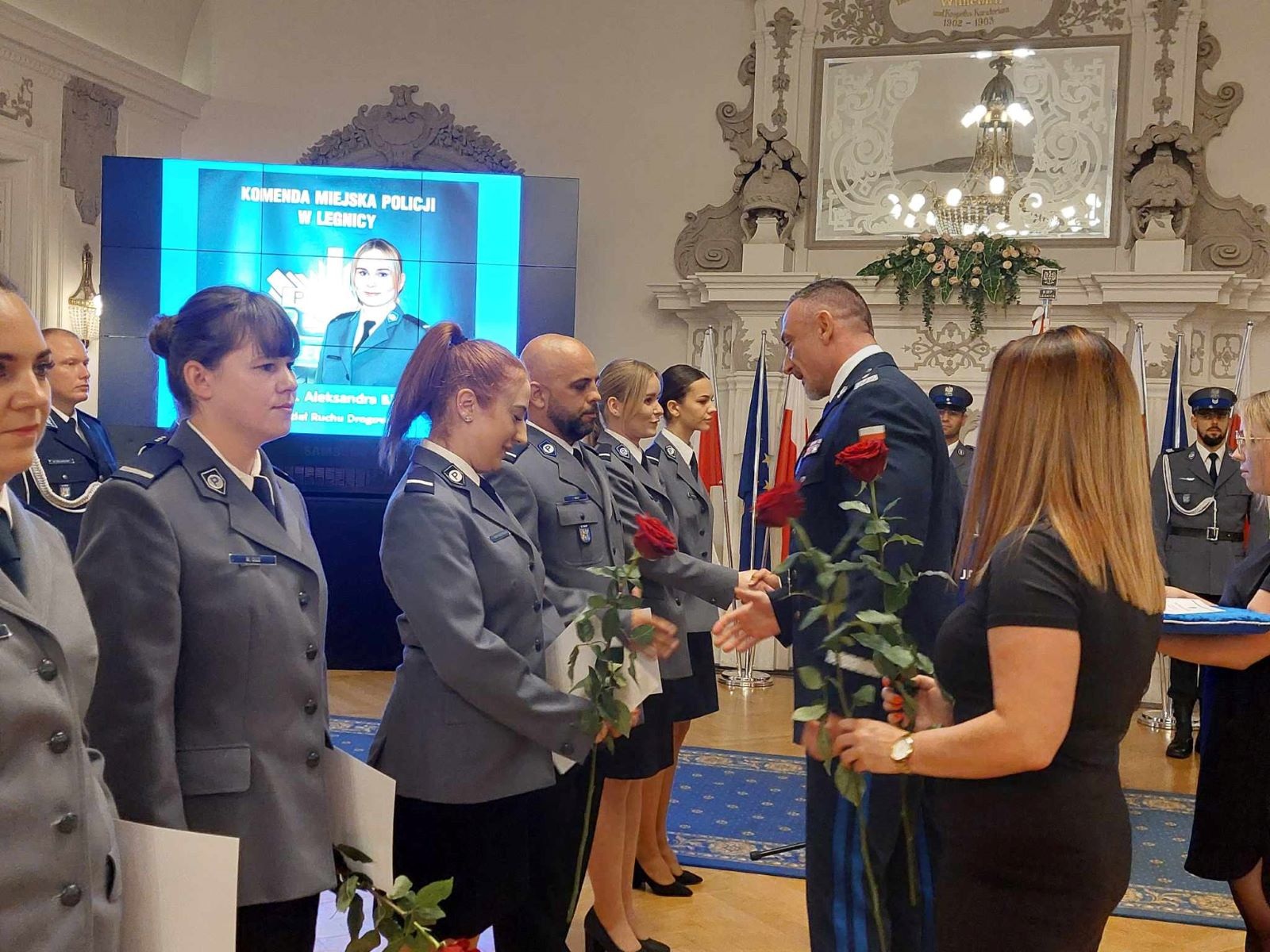 Awanse, odznaczenia i listy gratulacyjne dla policjantów