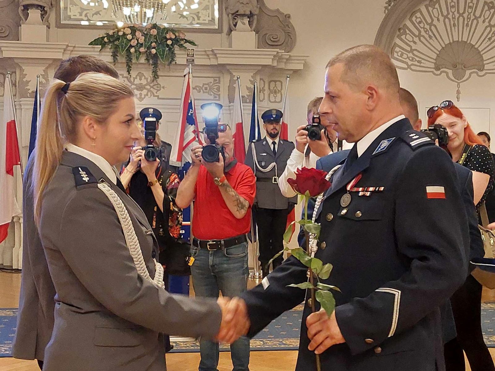 Awanse, odznaczenia i listy gratulacyjne dla policjantów