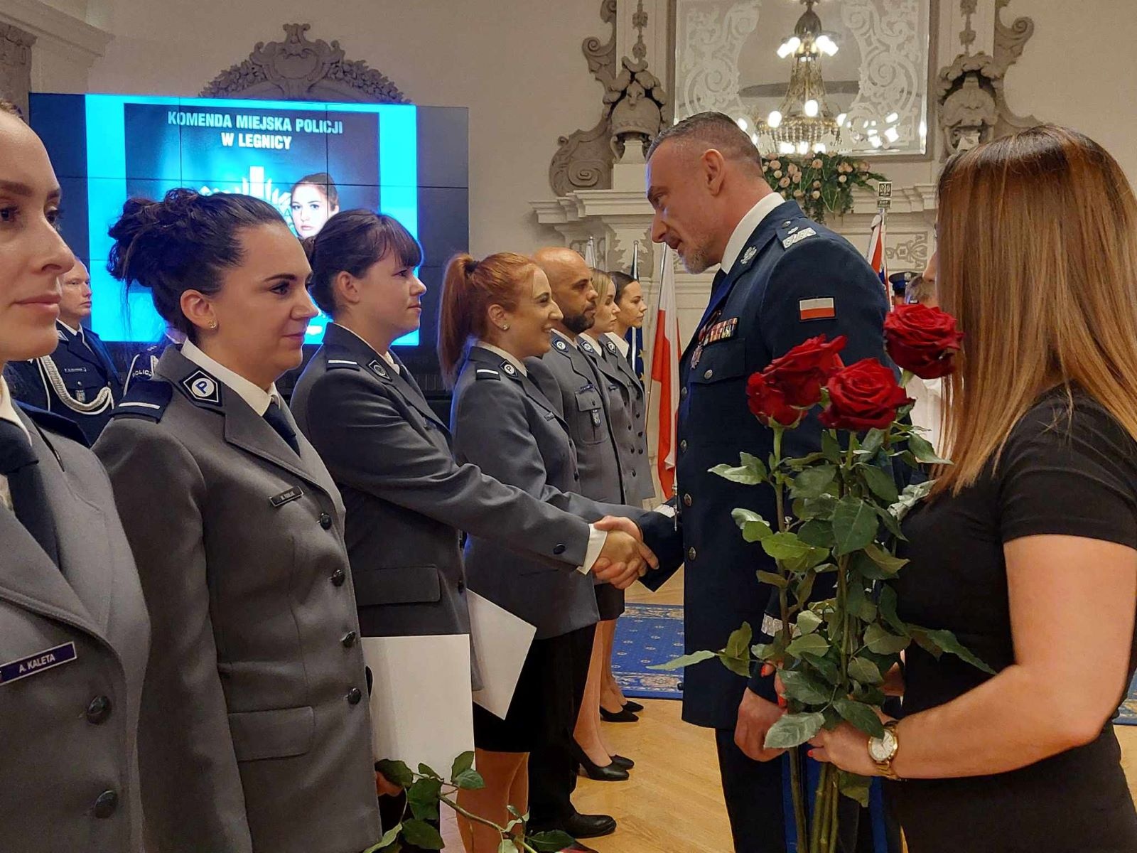 Awanse, odznaczenia i listy gratulacyjne dla policjantów