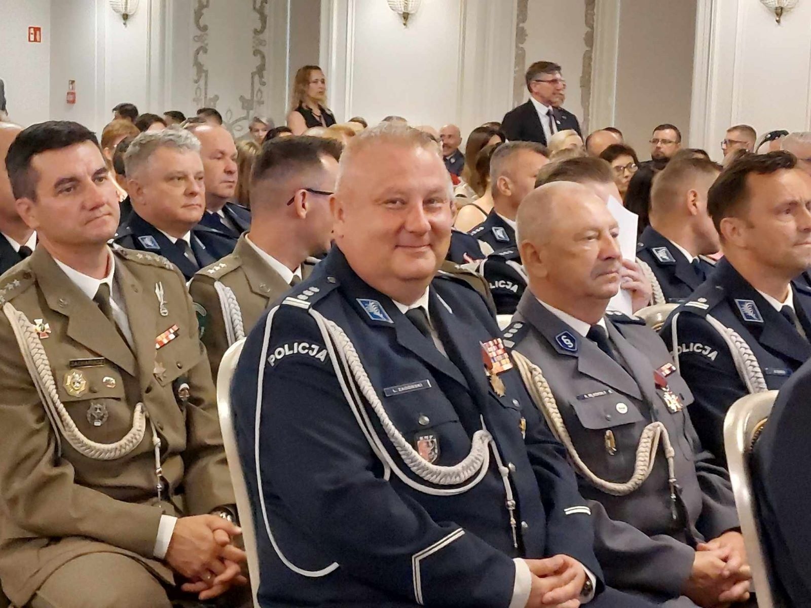 Awanse, odznaczenia i listy gratulacyjne dla policjantów