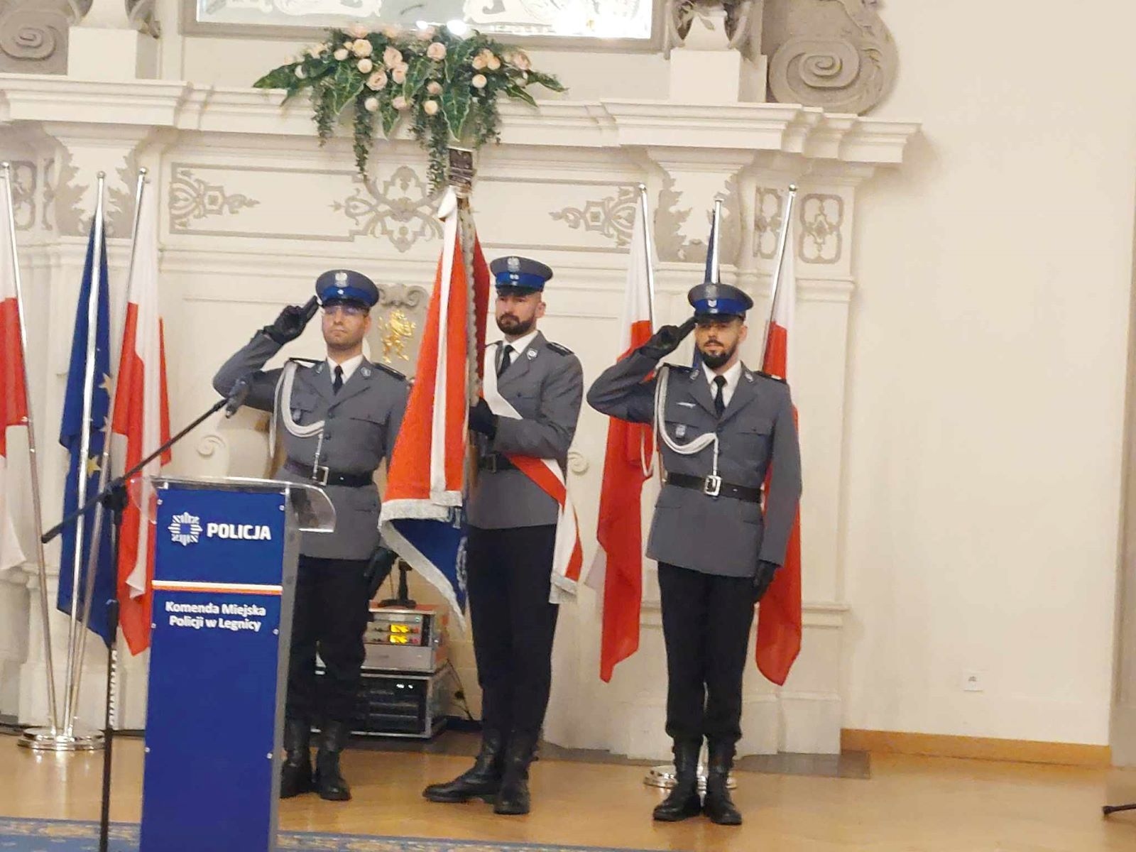 Awanse, odznaczenia i listy gratulacyjne dla policjantów