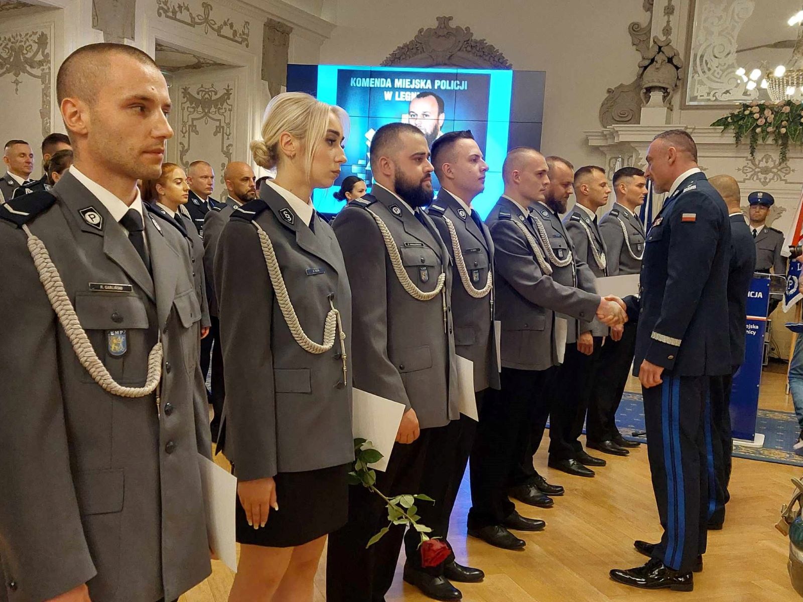 Awanse, odznaczenia i listy gratulacyjne dla policjantów