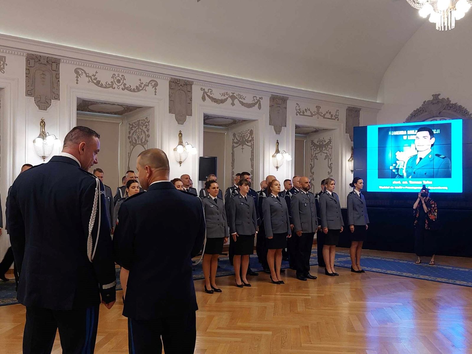 Awanse, odznaczenia i listy gratulacyjne dla policjantów