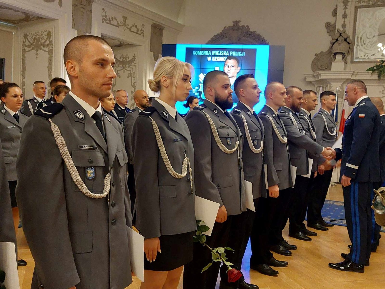 Awanse, odznaczenia i listy gratulacyjne dla policjantów