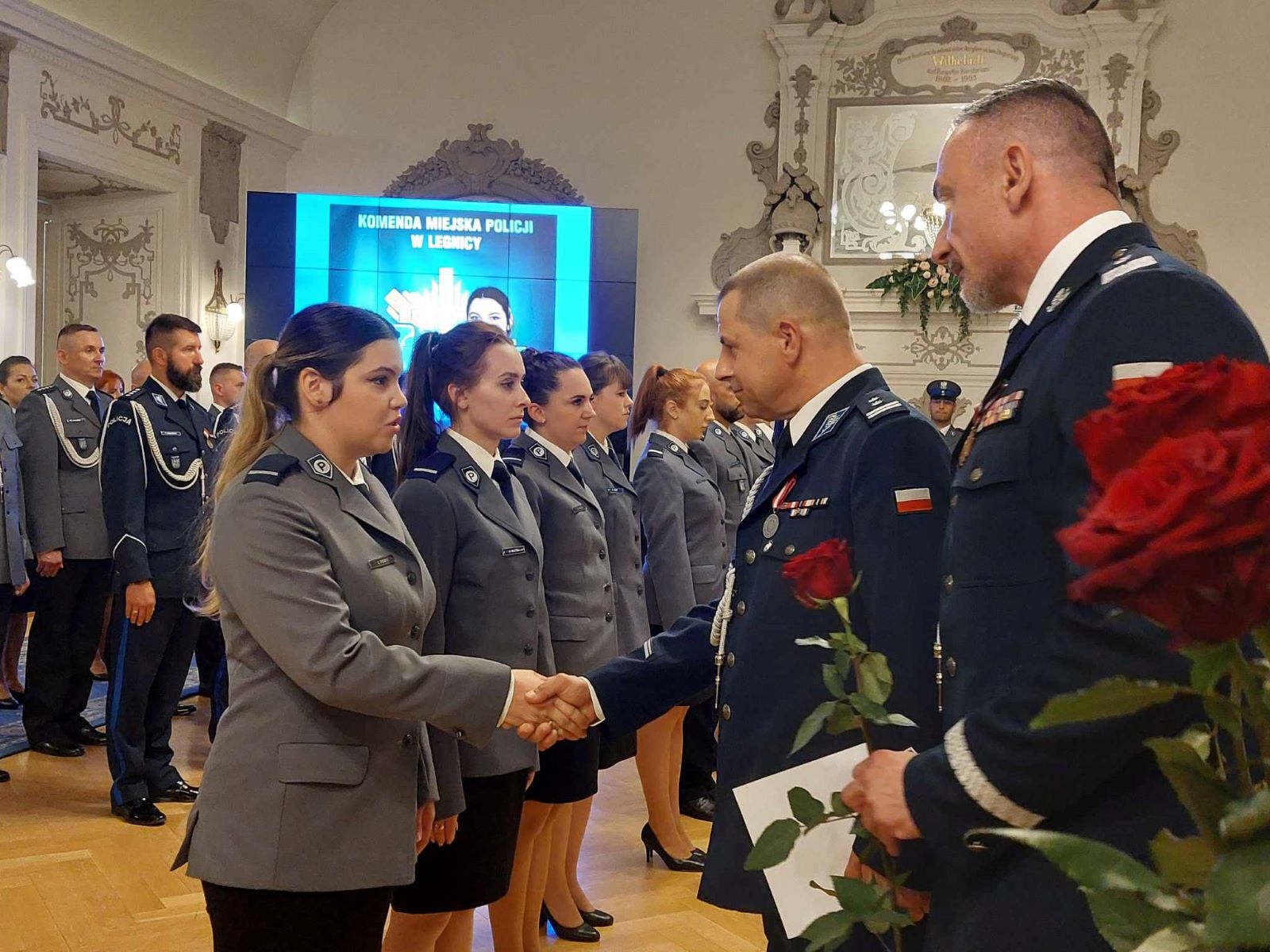 Awanse, odznaczenia i listy gratulacyjne dla policjantów