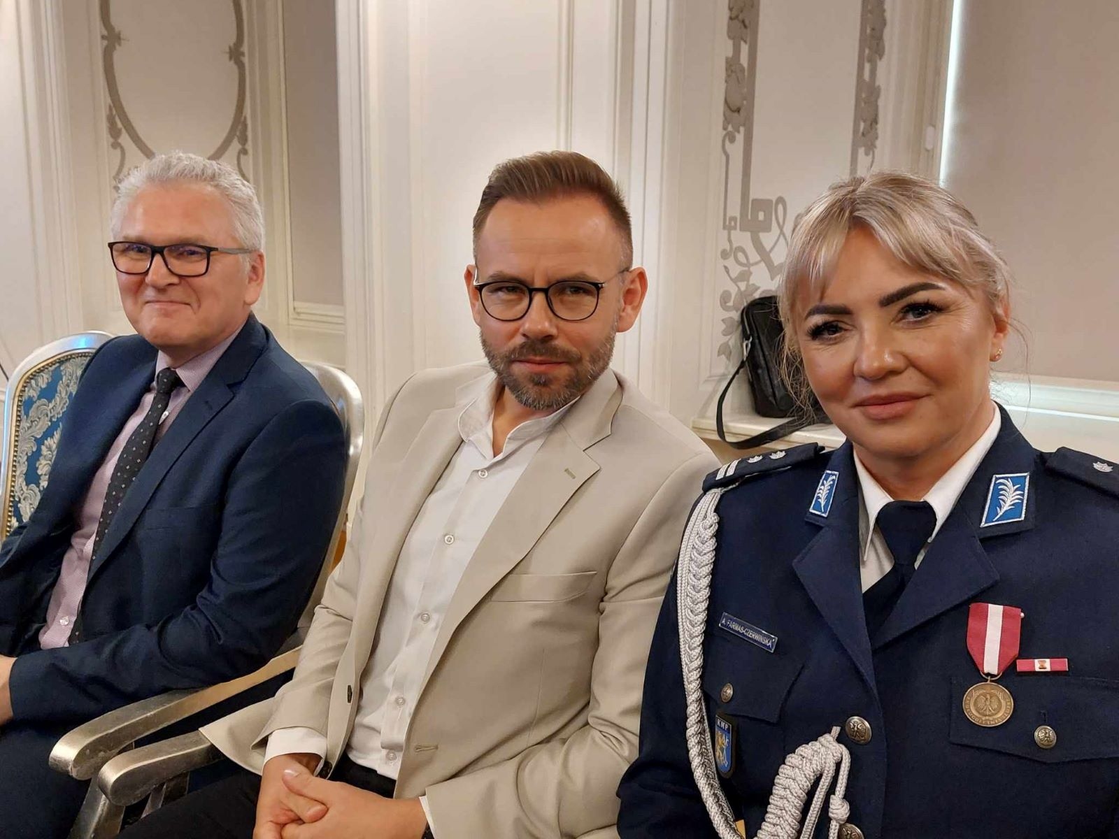 Awanse, odznaczenia i listy gratulacyjne dla policjantów