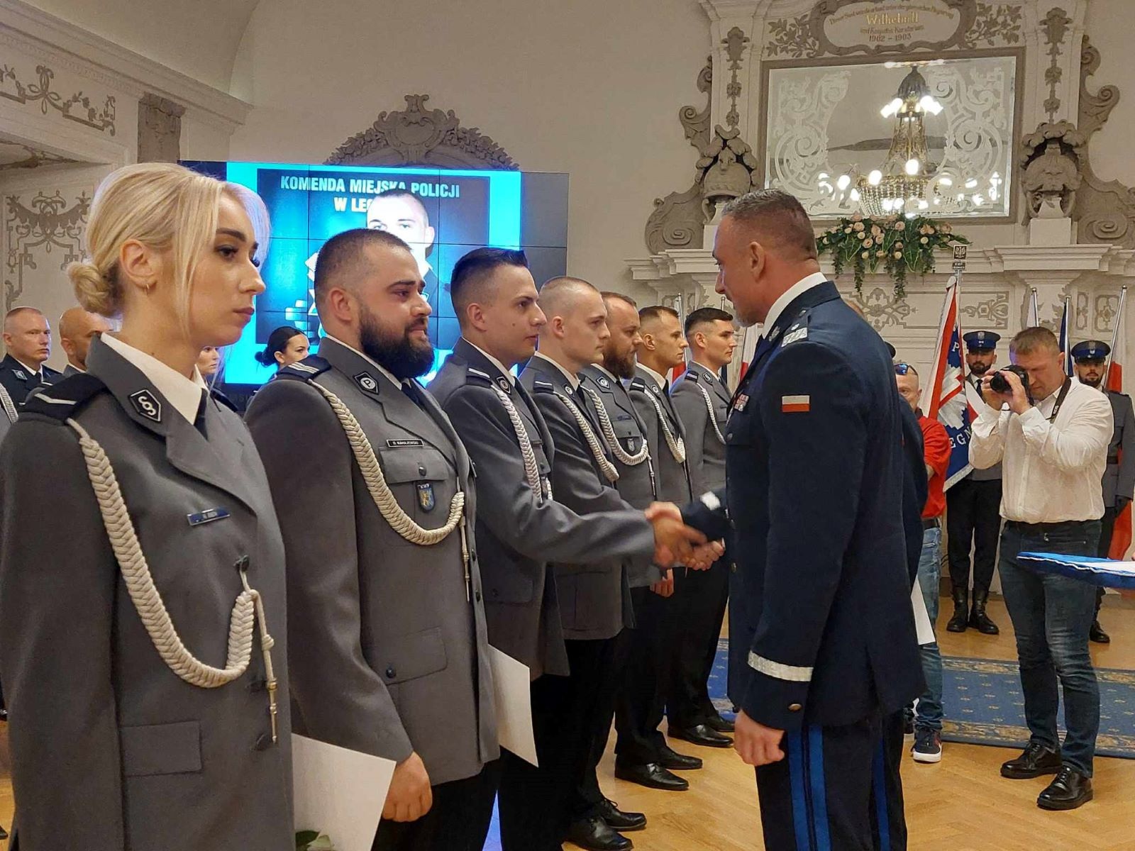 Awanse, odznaczenia i listy gratulacyjne dla policjantów
