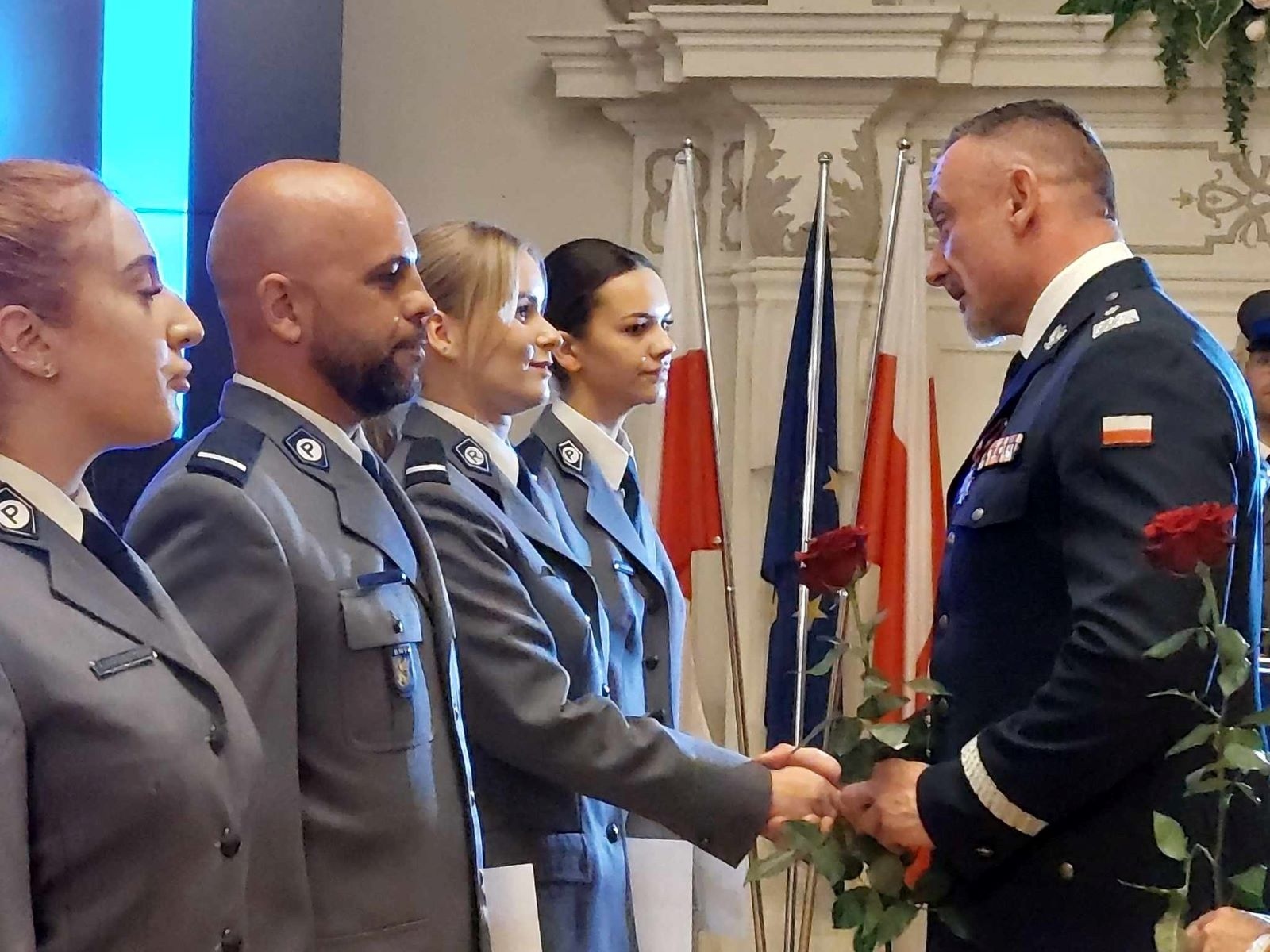Awanse, odznaczenia i listy gratulacyjne dla policjantów