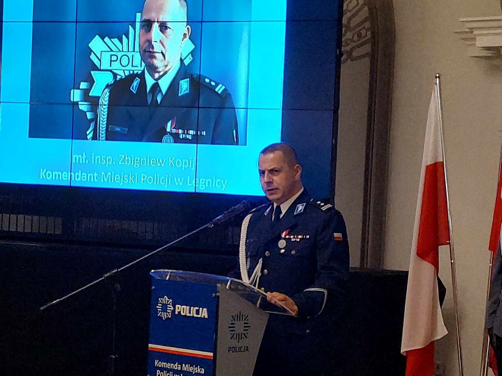 Awanse, odznaczenia i listy gratulacyjne dla policjantów