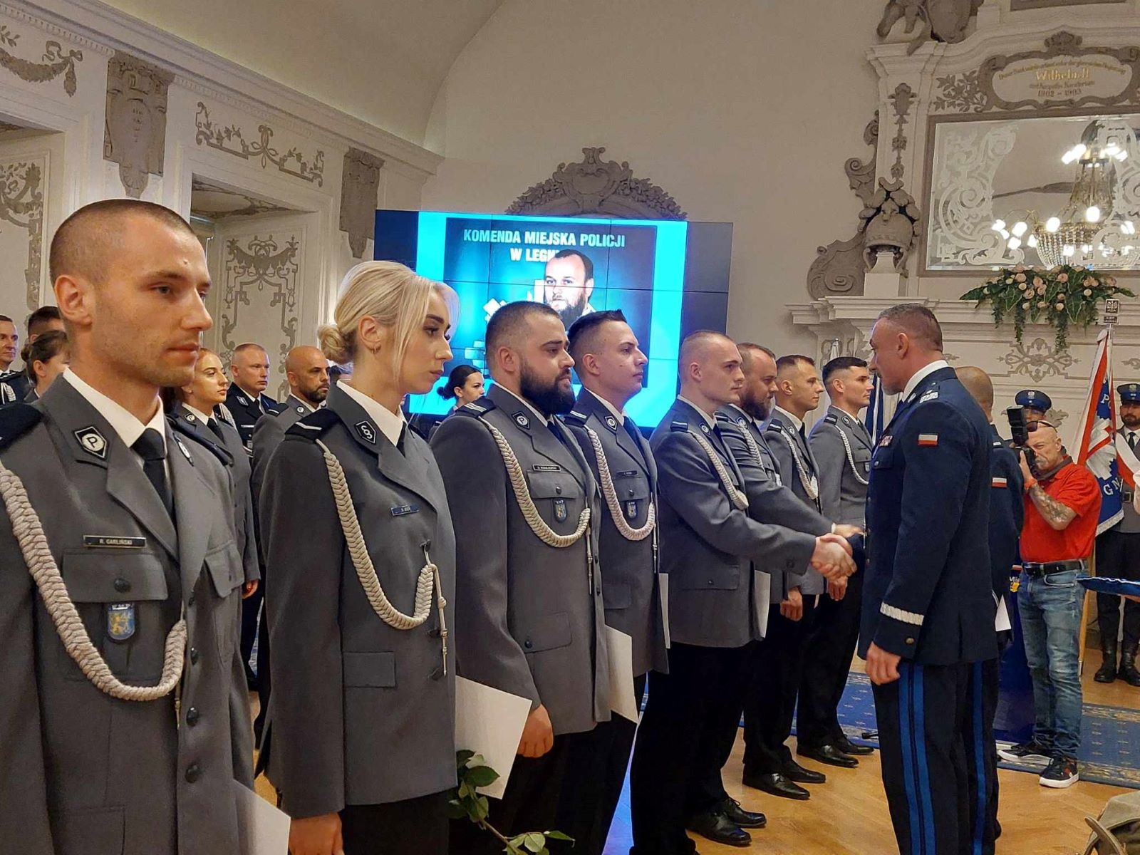 Awanse, odznaczenia i listy gratulacyjne dla policjantów