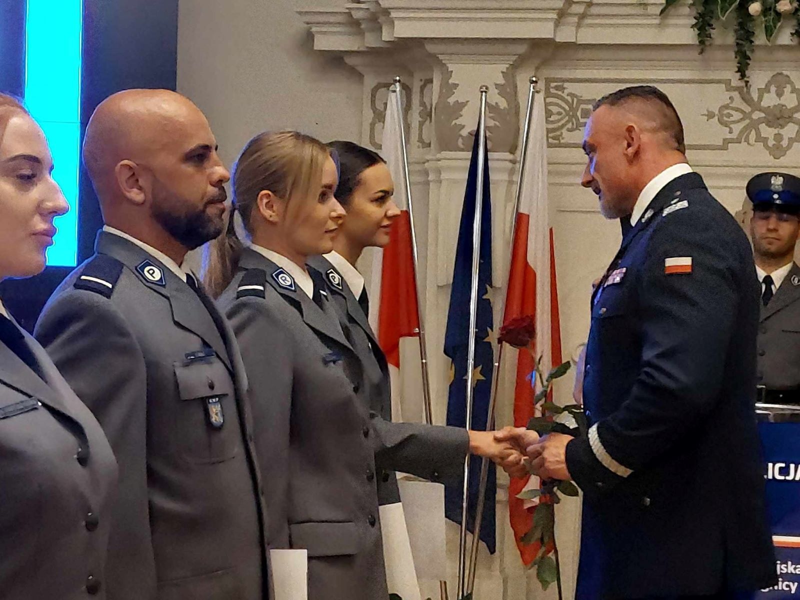 Awanse, odznaczenia i listy gratulacyjne dla policjantów