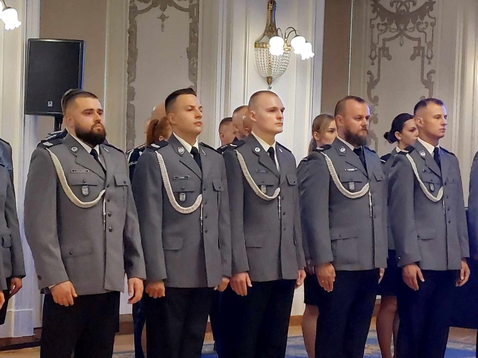 Awanse, odznaczenia i listy gratulacyjne dla policjantów