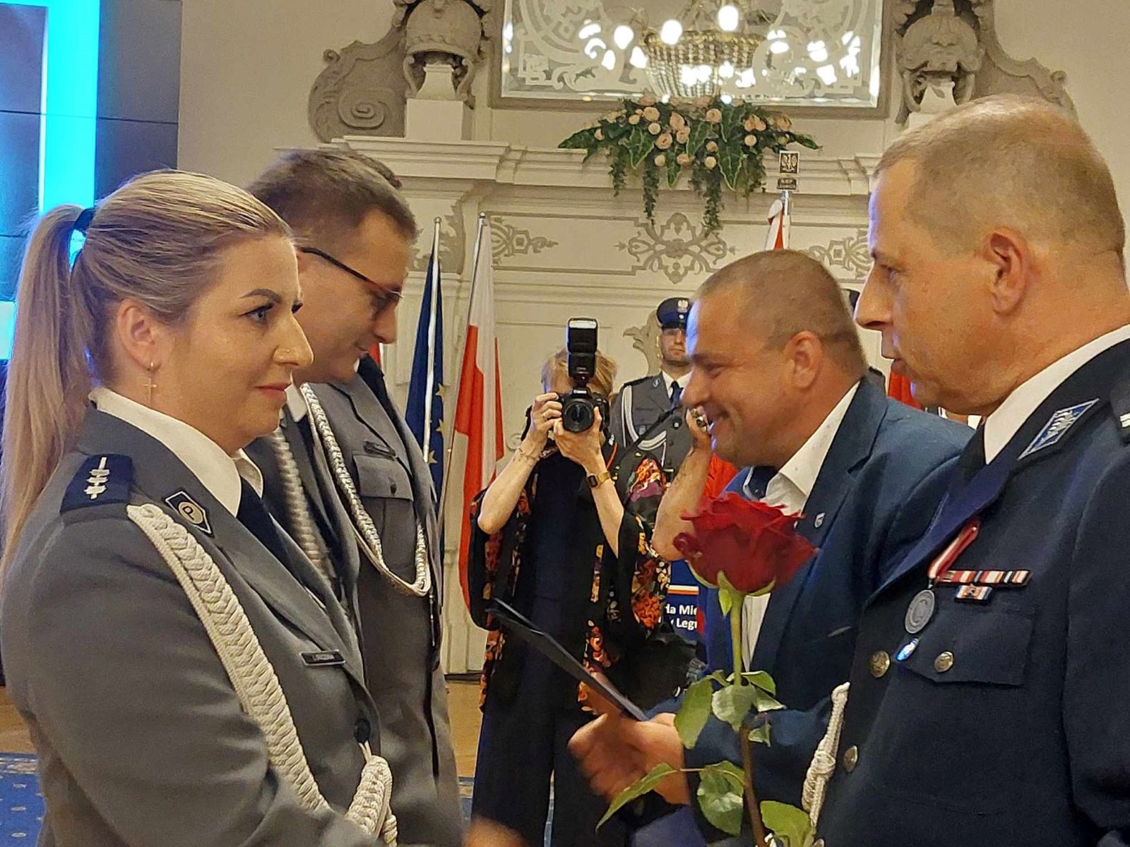 Awanse, odznaczenia i listy gratulacyjne dla policjantów