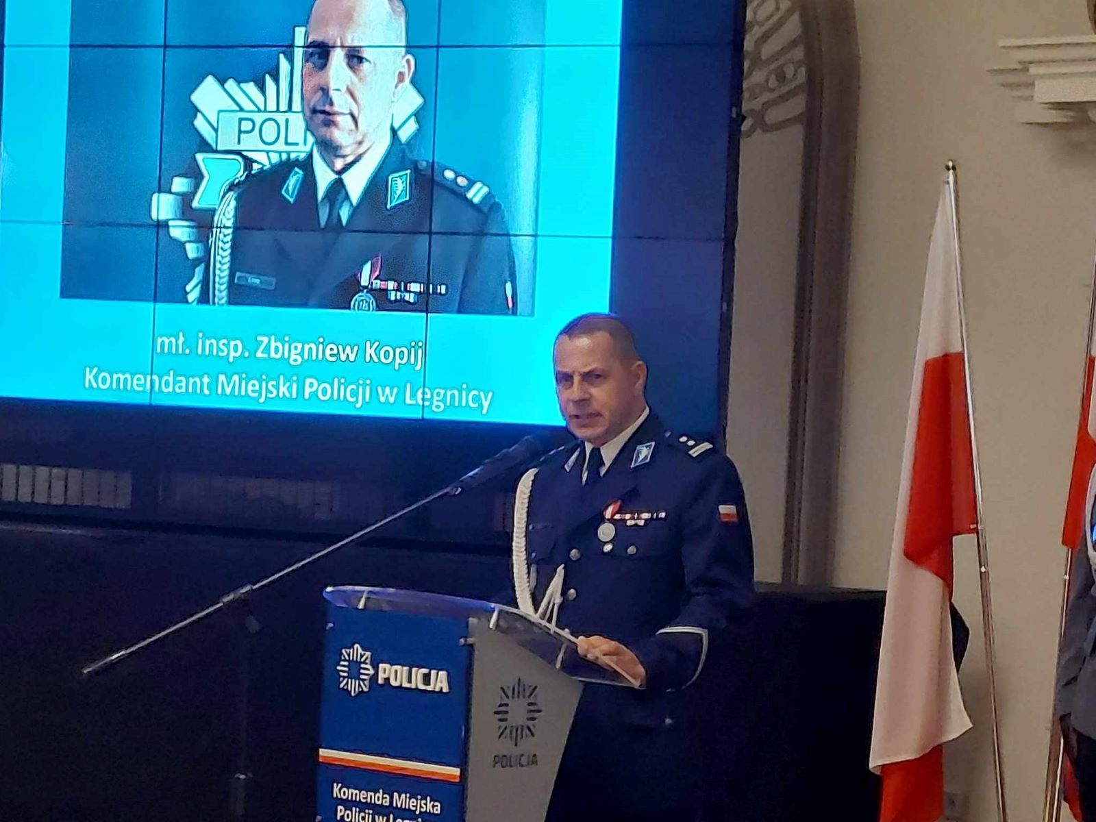 Awanse, odznaczenia i listy gratulacyjne dla policjantów
