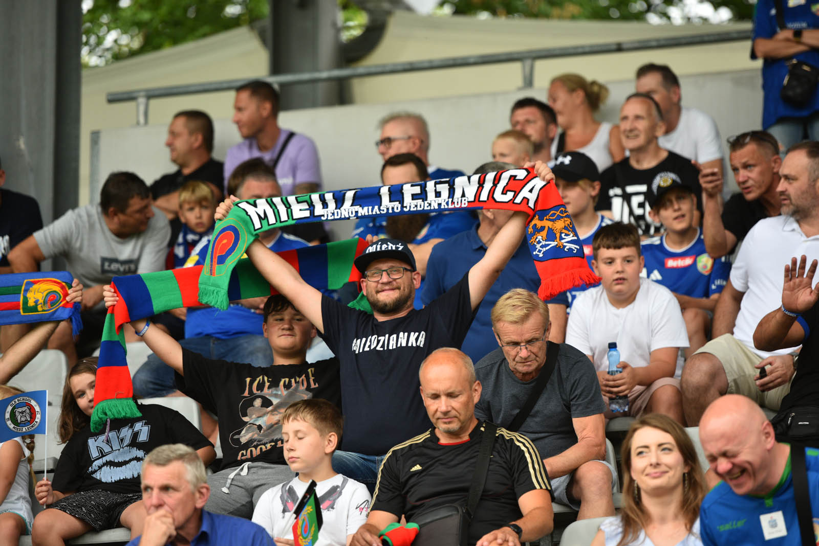 Ponad trzy tysiące kibiców oglądało mecz Miedzi ze Stalową Wolą