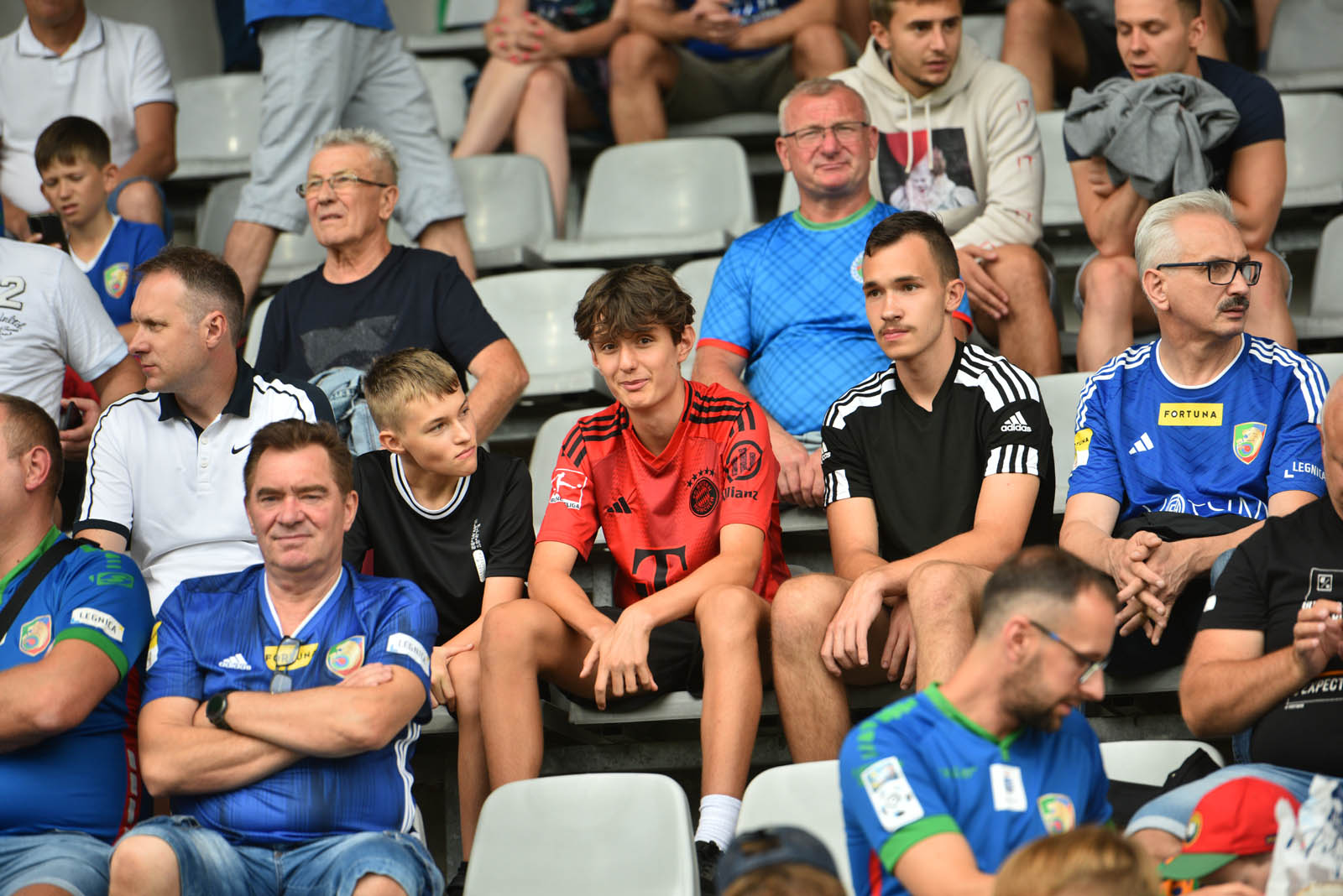 Ponad trzy tysiące kibiców oglądało mecz Miedzi ze Stalową Wolą