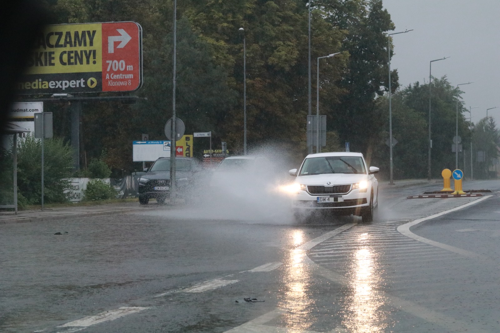 Ulica Spokojna w Legnicy jest nieprzejezdna! Wiele ulic zalanych