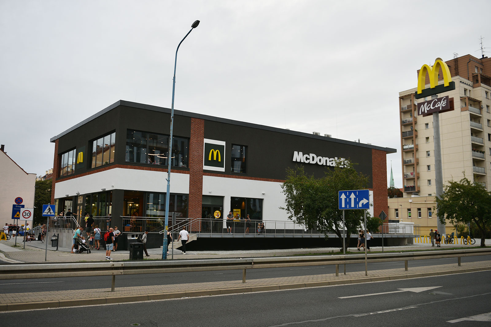 Nowy McDonald's w Legnicy: Największy obiekt w Polsce