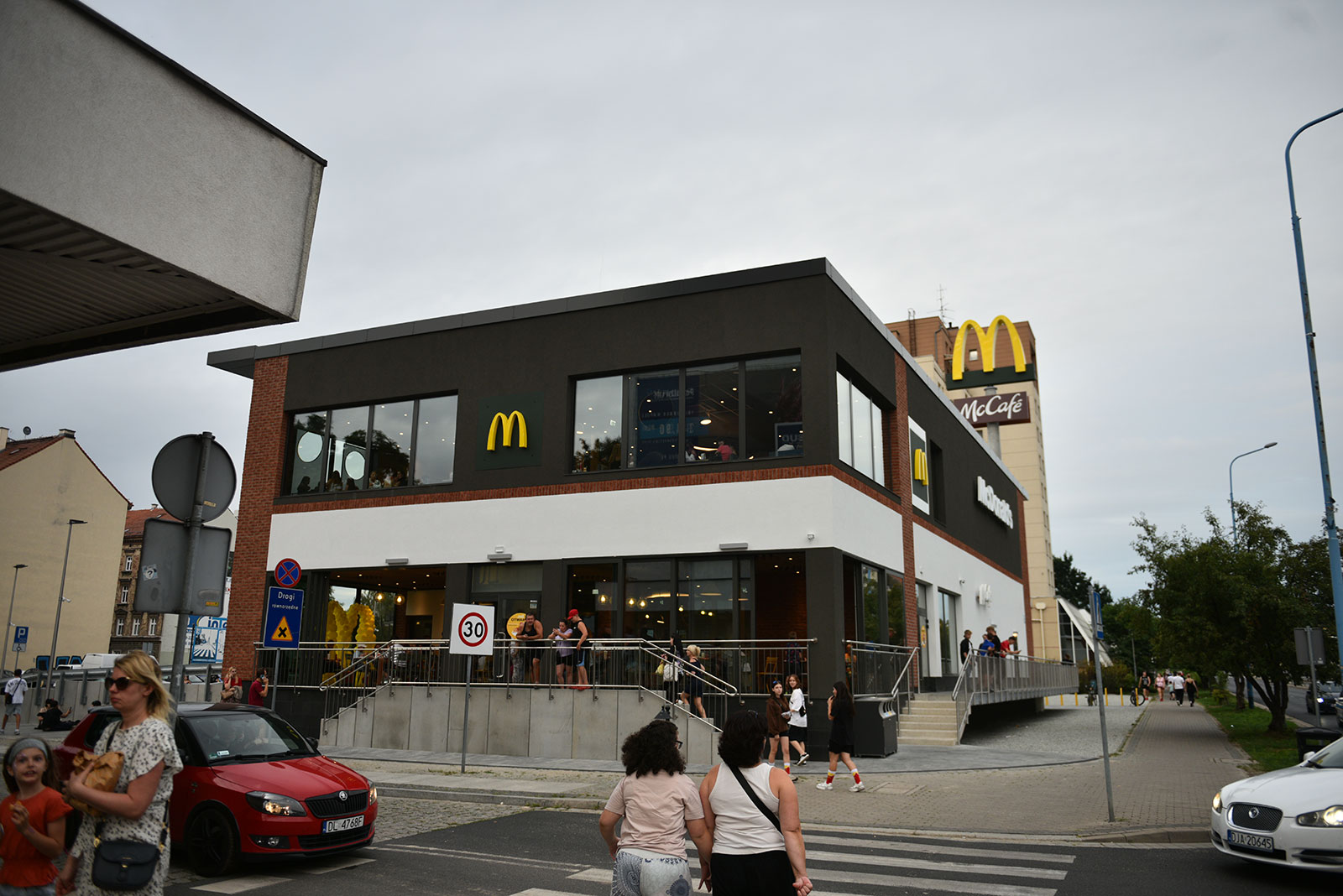 Nowy McDonald's w Legnicy: Największy obiekt w Polsce