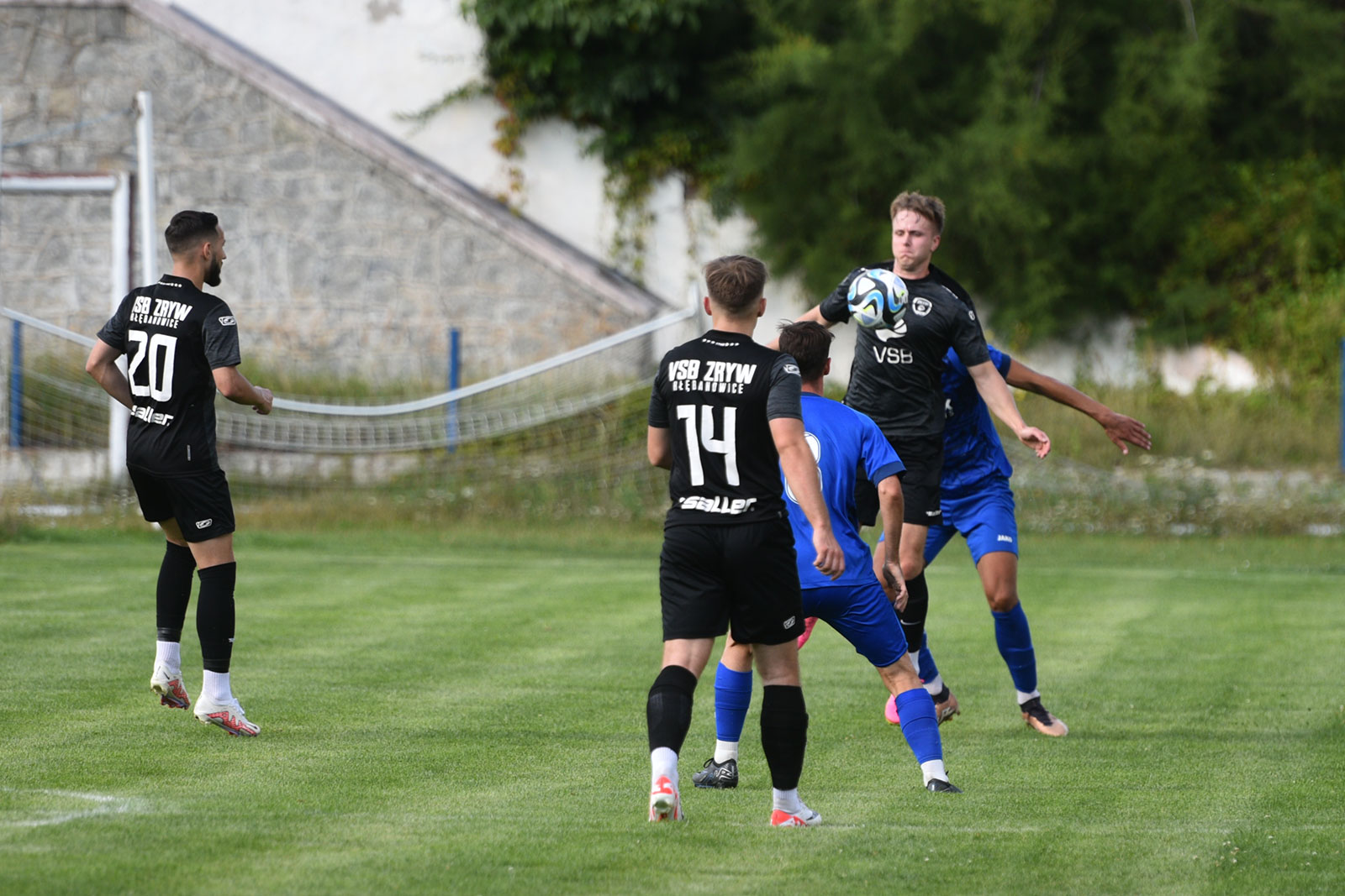 Konfeks Legnica wygrywa na inaugurację sezonu