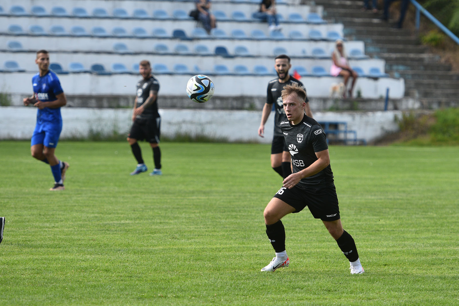 Konfeks Legnica wygrywa na inaugurację sezonu