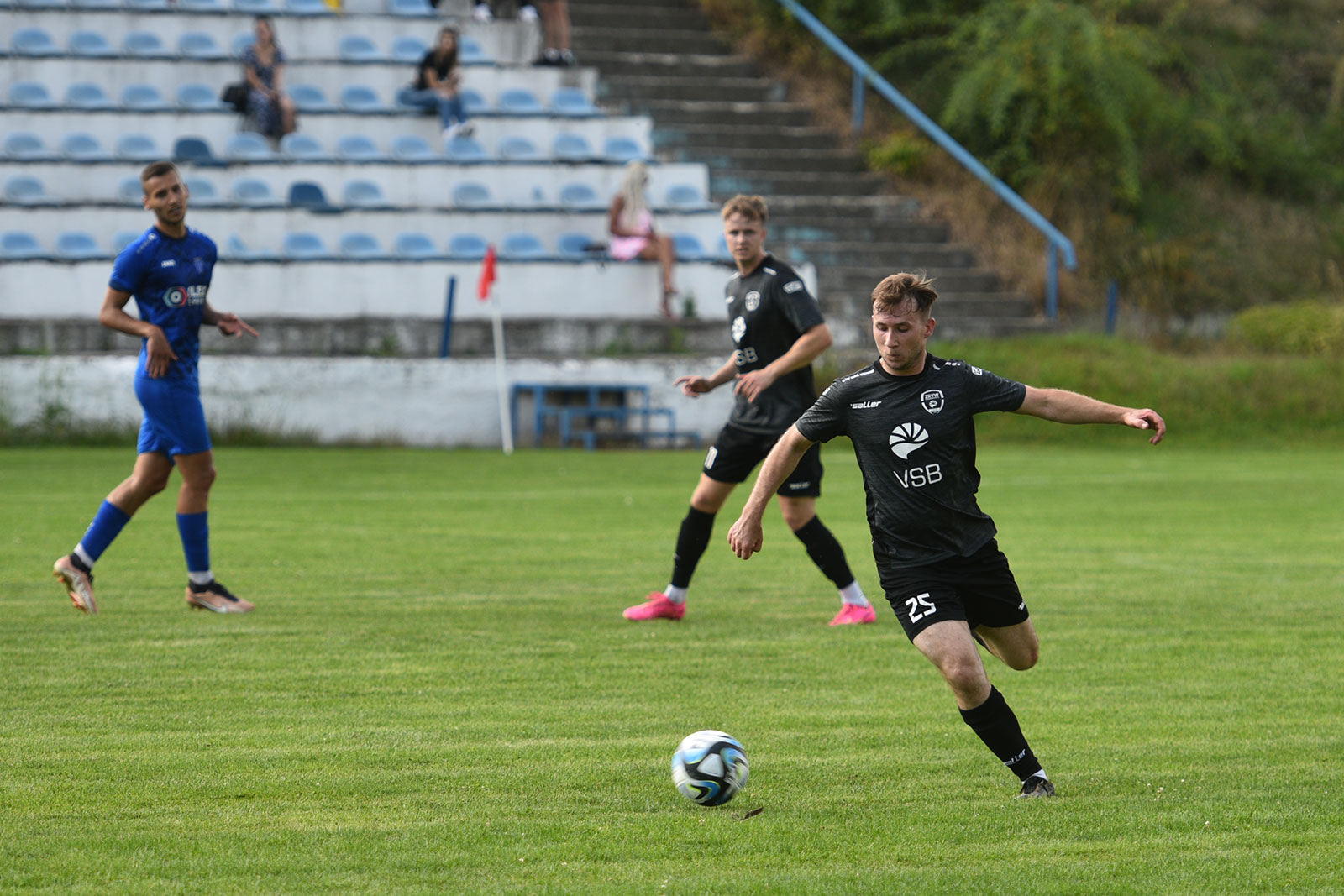 Konfeks Legnica wygrywa na inaugurację sezonu