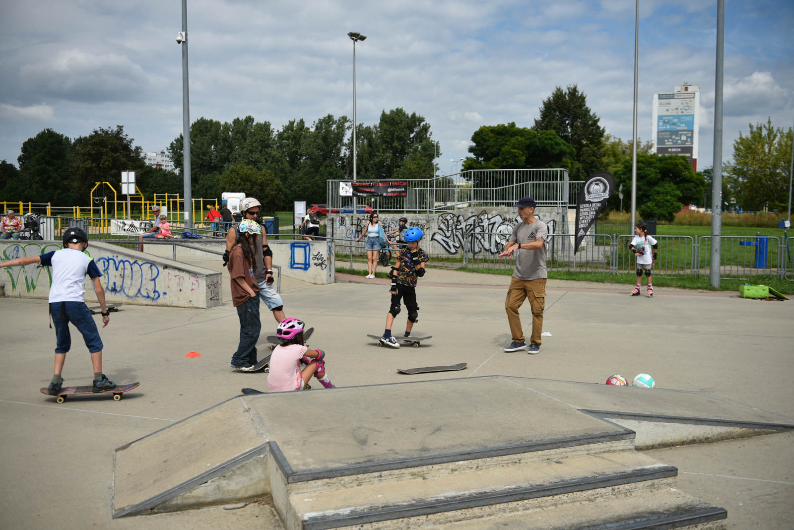 Skatecamp - obóz deskorolkowy odbywa się na Skateparku Legnica