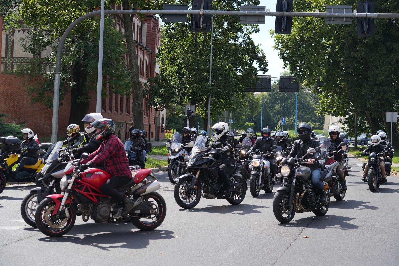 Motocyklowa parada przejechała przez Legnicę