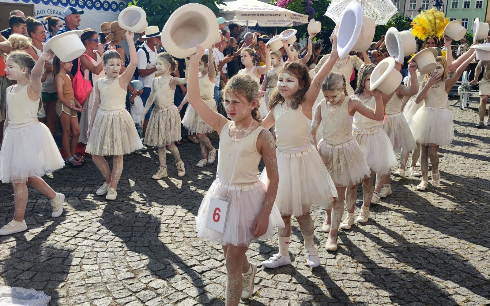 Parada miłości do gliny: Święto ceramiki w Bolesławcu