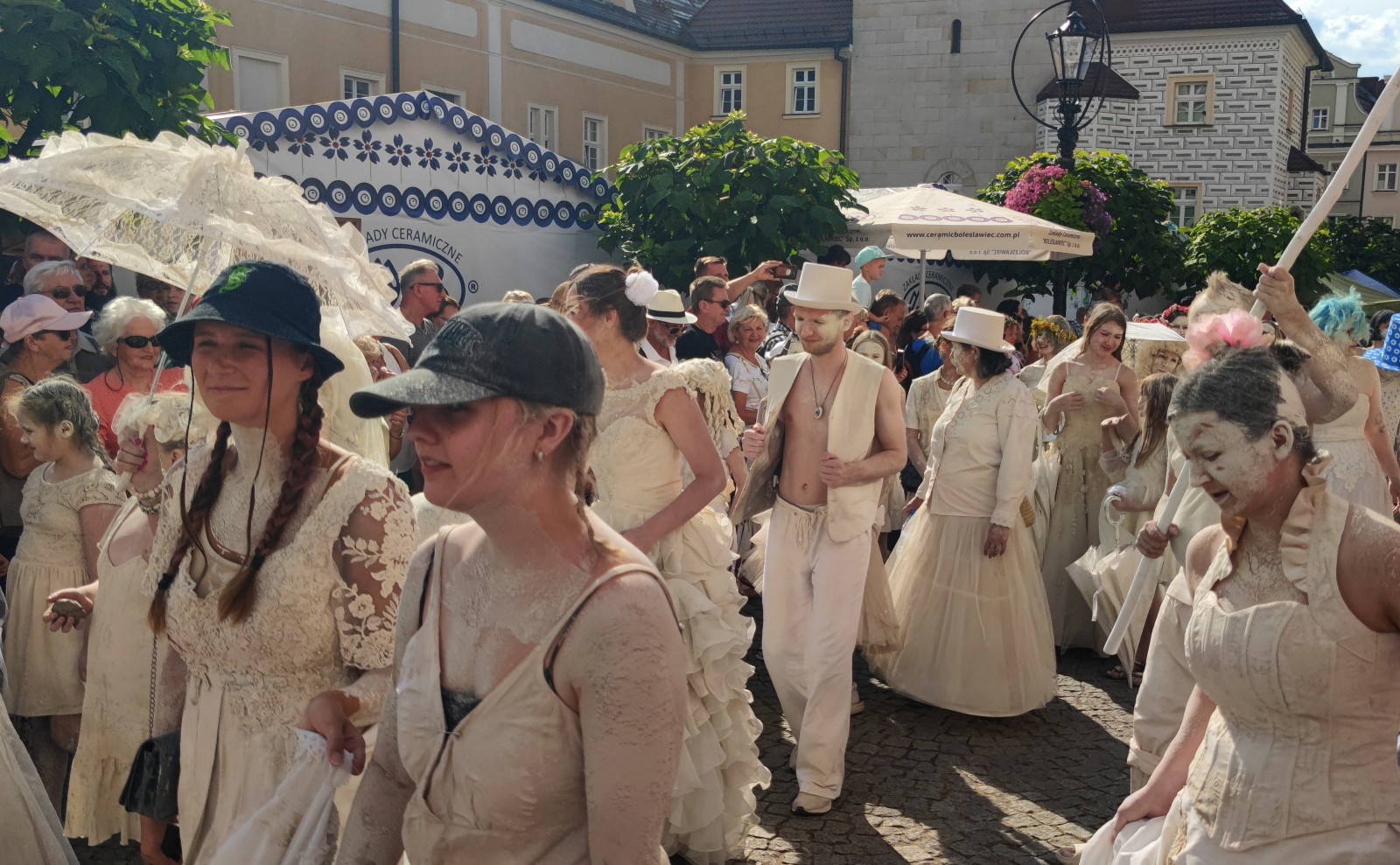 Parada miłości do gliny: Święto ceramiki w Bolesławcu