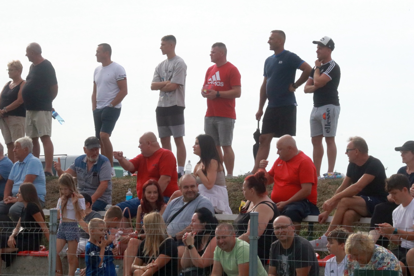 Po zaciętym meczu Błękitni Kościelec lepsi od Konfeksu