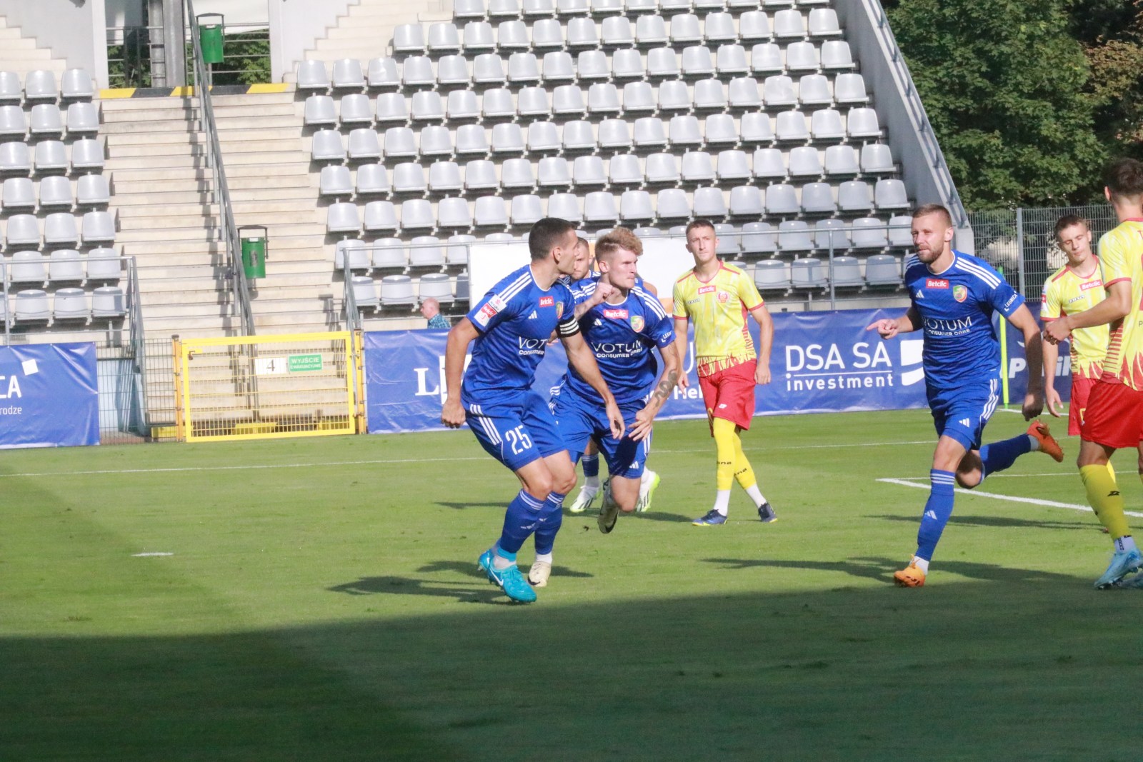 Wysoka wygrana Miedzi Legnica ze Zniczem Pruszków