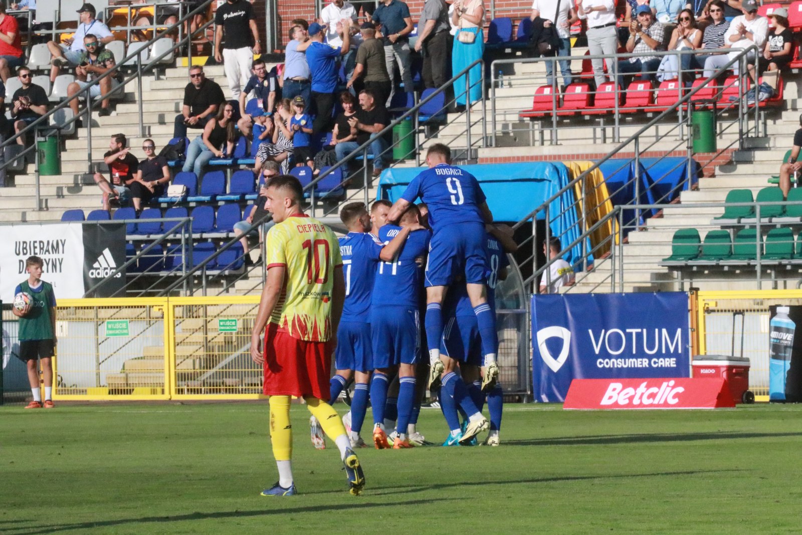 Wysoka wygrana Miedzi Legnica ze Zniczem Pruszków