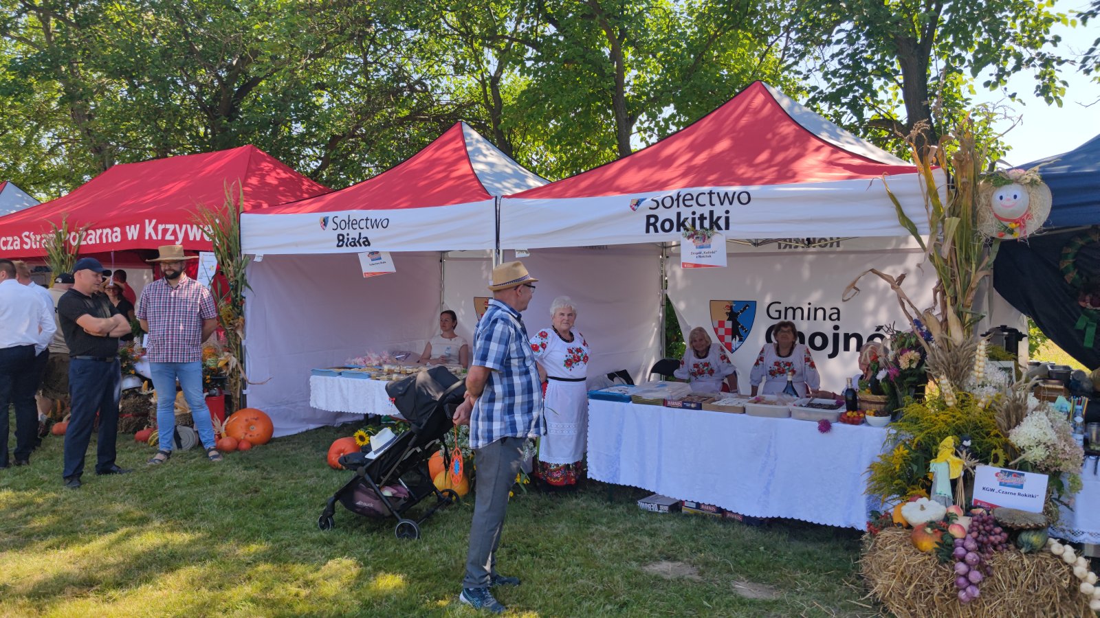 Dożynki Gminy Chojnów odbywają się w malowniczych Okmianach