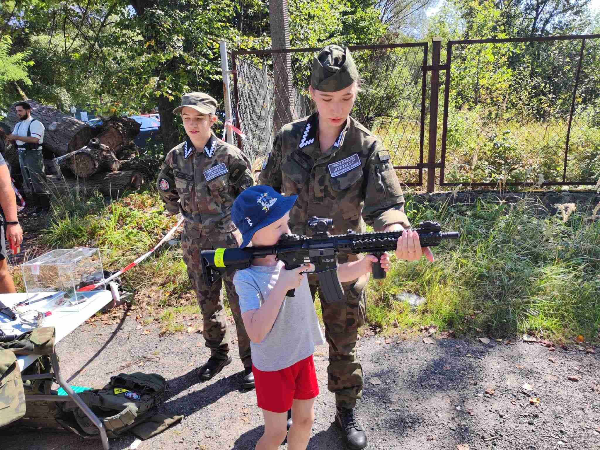 Letnie pożegnanie w schronisku: Spotkanie z Bezdomniakami