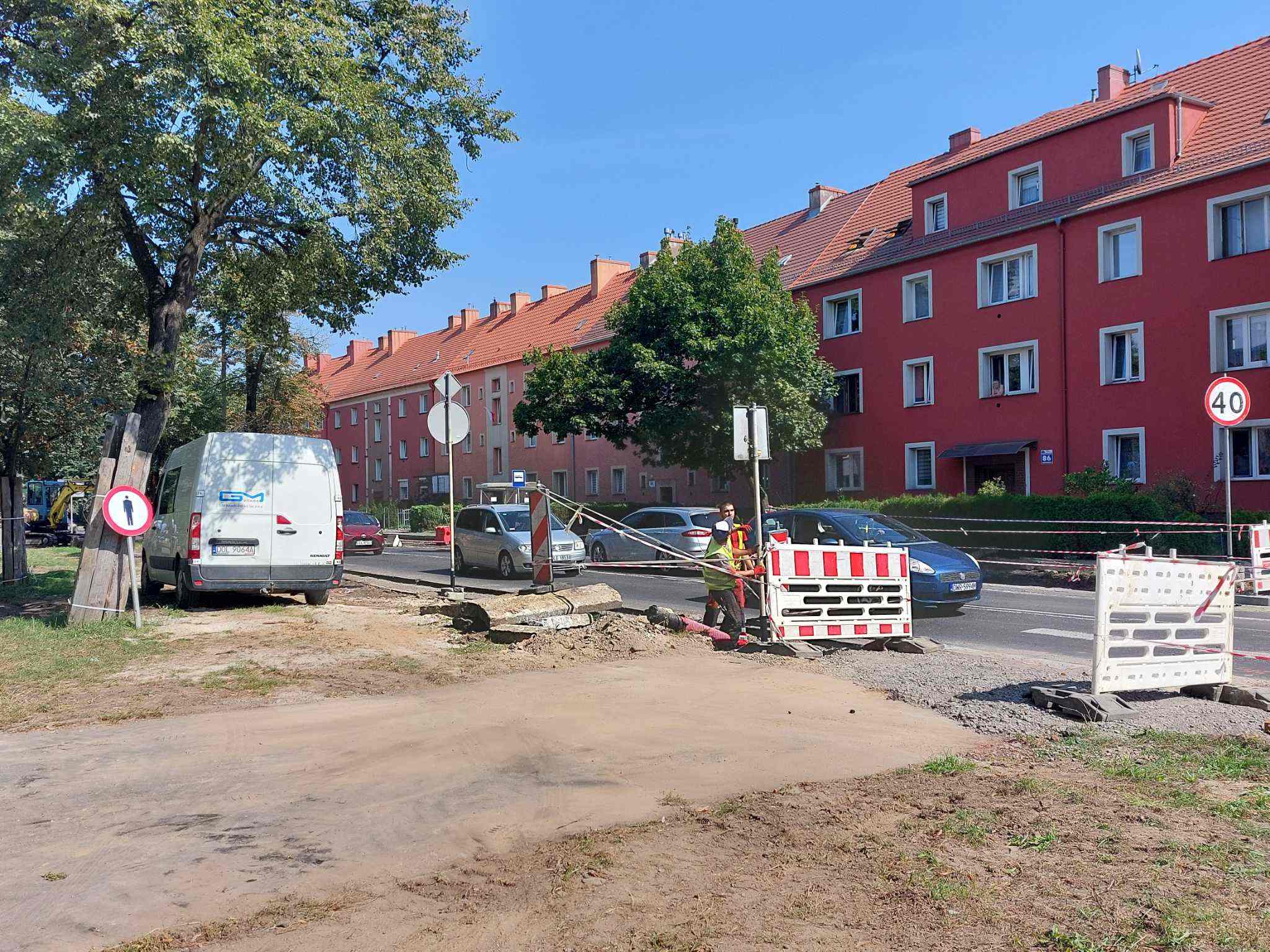 Protestowali przeciwko likwidacji  wjazdu na podwórze